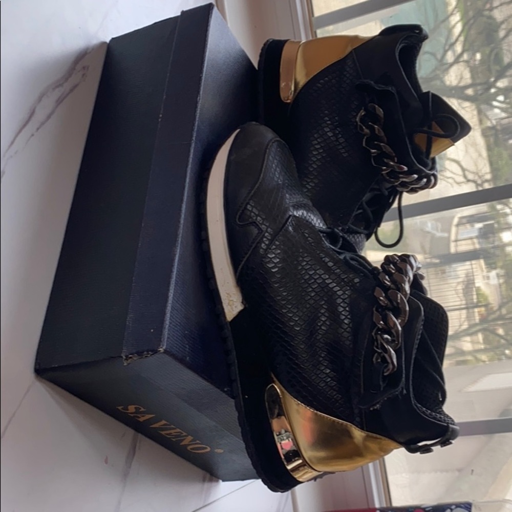 Bootie sneakers